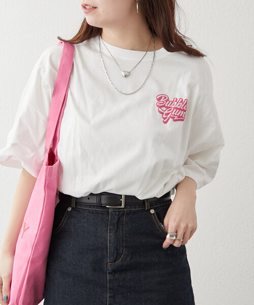 continuer de NICE CLAUP(コンティニューデナイスクラップ)の「バブルガム女の子BIGT(Tシャツ/カットソー・レディース・アイボリー/ブルー/オフホワイト/スミクロ・FREE)」の2枚目の写真