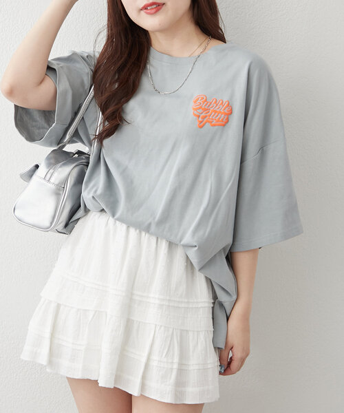 continuer de NICE CLAUP(コンティニューデナイスクラップ)の「バブルガム女の子BIGT(Tシャツ/カットソー・レディース・アイボリー/ブルー/オフホワイト/スミクロ・FREE)」の4枚目の写真