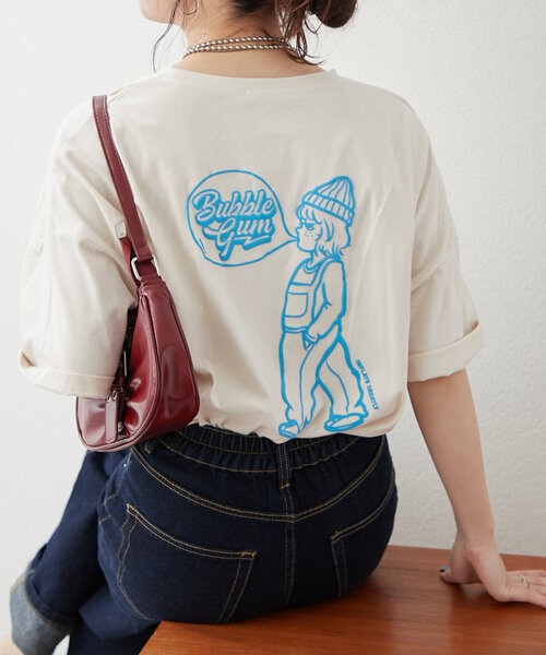 continuer de NICE CLAUP(コンティニューデナイスクラップ)の「バブルガム女の子BIGT(Tシャツ/カットソー・レディース・アイボリー/ブルー/オフホワイト/スミクロ・FREE)」の3枚目の写真