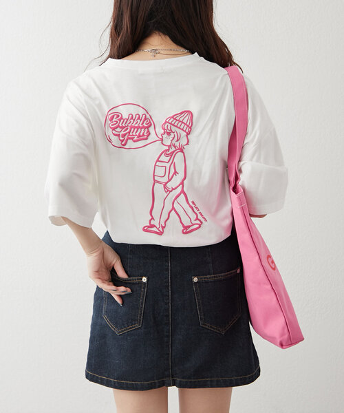 continuer de NICE CLAUP(コンティニューデナイスクラップ)の「バブルガム女の子BIGT(Tシャツ/カットソー・レディース・アイボリー/ブルー/オフホワイト/スミクロ・FREE)」の6枚目の写真