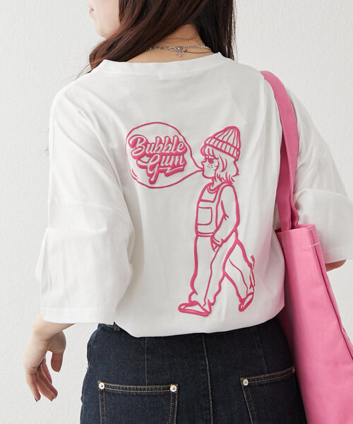 continuer de NICE CLAUP(コンティニューデナイスクラップ)の「バブルガム女の子BIGT(Tシャツ/カットソー・レディース・アイボリー/ブルー/オフホワイト/スミクロ・FREE)」の8枚目の写真