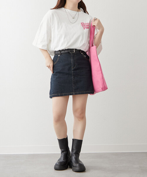 continuer de NICE CLAUP(コンティニューデナイスクラップ)の「バブルガム女の子BIGT(Tシャツ/カットソー・レディース・アイボリー/ブルー/オフホワイト/スミクロ・FREE)」の11枚目の写真