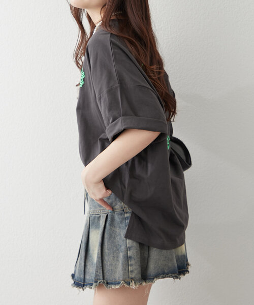 continuer de NICE CLAUP(コンティニューデナイスクラップ)の「バブルガム女の子BIGT(Tシャツ/カットソー・レディース・アイボリー/ブルー/オフホワイト/スミクロ・FREE)」の22枚目の写真