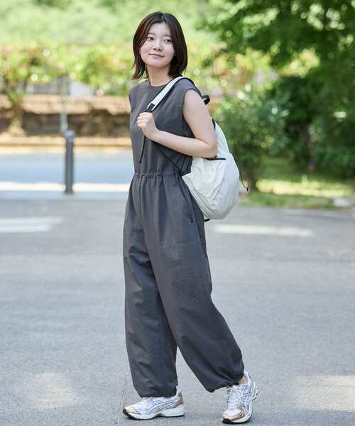 EKAL（エカル）の「『吸水速乾/軽量』DotAir JUMPSUITS（サロペット/オーバーオール・レディース・ブラック/チャコールグレー・ONE）」の10枚目の写真