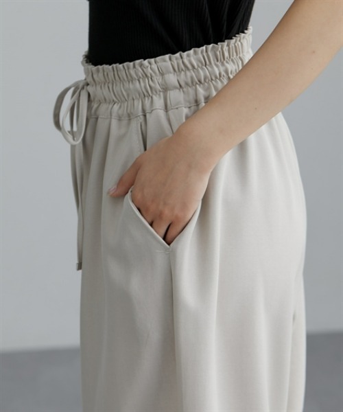 nissen（ニッセン）の「麻調合繊素材スラックスパンツ（スラックス・レディース・アイボリー/ブラック/グレー・M/L）」の5枚目の写真