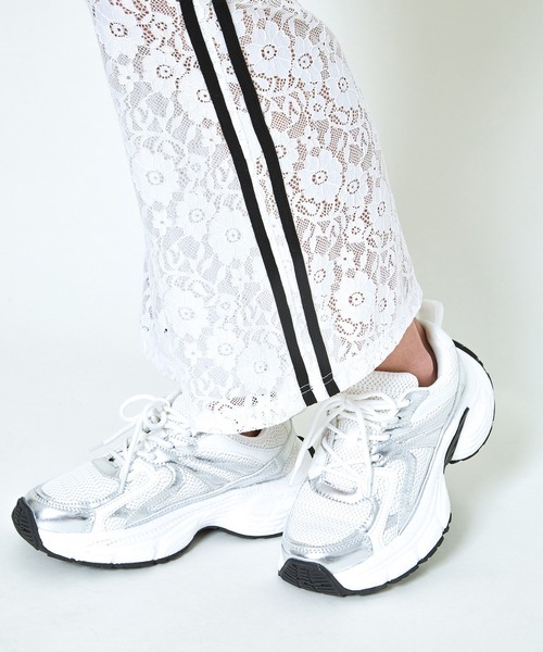 GORGE(ゴージ)の「《スポーティ×透け感レース》レディース フレアパンツ サイドライン付き 体型カバー 春夏秋(その他パンツ・レディース・ブラック/オフホワイト・F)」の6枚目の写真