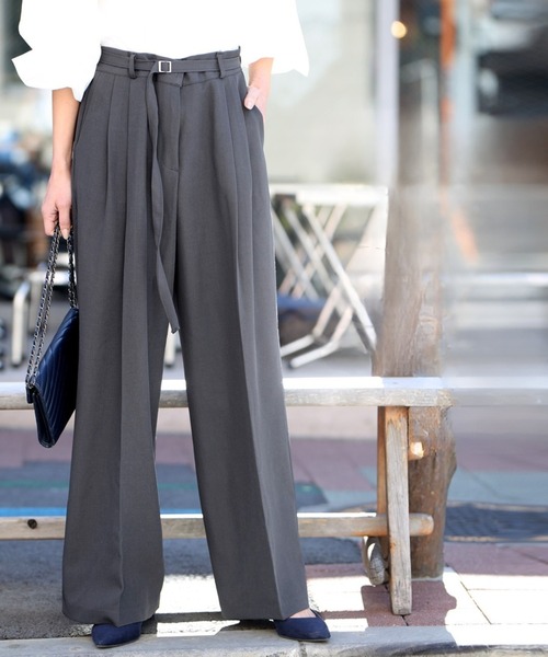 Ehre style(エーレスタイル)の「最高生地感!とろっと×さらっとベルト付きワイドパンツ(スラックス・レディース・チャコールグレー/ピンク/ベージュ・L/M)」の2枚目の写真