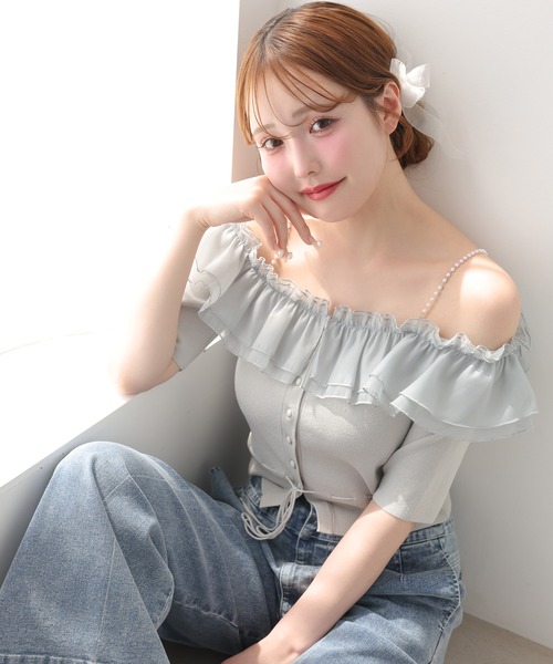 one after another NICE CLAUP(ワンアフターアナザーナイスクラップ)の「パールオフショルニット(ニット/セーター・レディース・ベージュ/ネイビー/オフホワイト/グレー・FREE)」の1枚目の写真