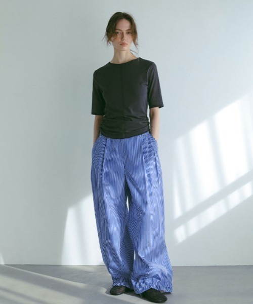 ETRE TOKYO（エトレトウキョウ）の「サイドギャザーレイヤードTee（Tシャツ/カットソー・レディース・チャコール/ベージュ・FREE）」の9枚目の写真