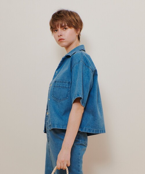 allureville(アルアバイル)の「デニムボクシーシャツ(シャツ/ブラウス・レディース・ライトブルー・2)」の3枚目の写真