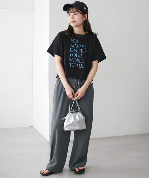 DISCOAT(ディスコート)の「【WEB限定】ALWAYSコンパクトTシャツ(Tシャツ/カットソー・レディース・ネイビー/ホワイト/グレイッシュベージュ/アイボリー/カーキ/グレー/ブラック・MEDIUM)」の22枚目の写真