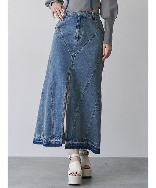 MURUA（ムルーア）の「パターンデザインデニムロングスカート（デニムスカート・レディース・ブラック/ブルー・1/2）」の2枚目の写真