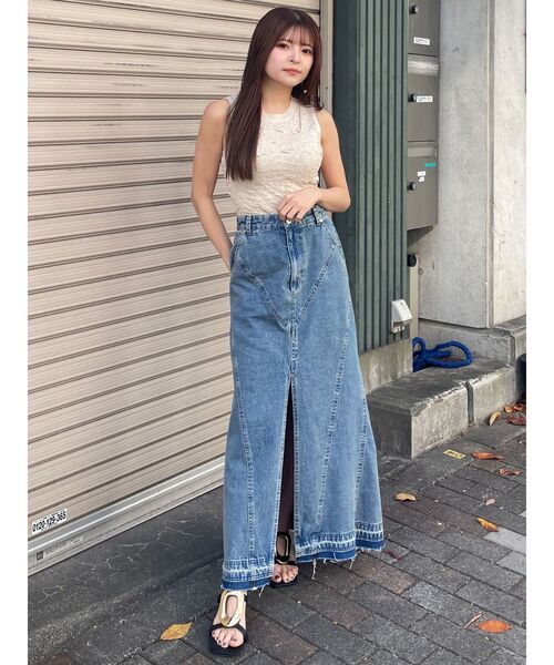 MURUA（ムルーア）の「パターンデザインデニムロングスカート（デニムスカート・レディース・ブラック/ブルー・1/2）」の3枚目の写真