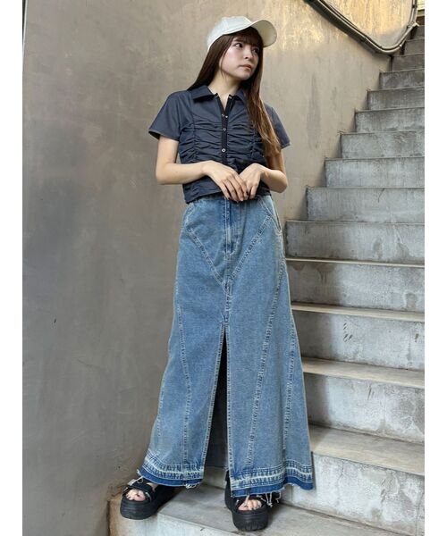 MURUA（ムルーア）の「パターンデザインデニムロングスカート（デニムスカート・レディース・ブラック/ブルー・1/2）」の6枚目の写真