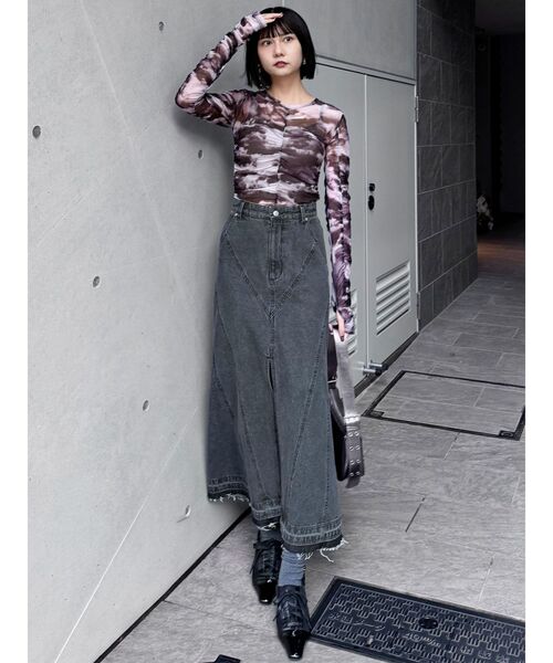 MURUA（ムルーア）の「パターンデザインデニムロングスカート（デニムスカート・レディース・ブラック/ブルー・1/2）」の13枚目の写真