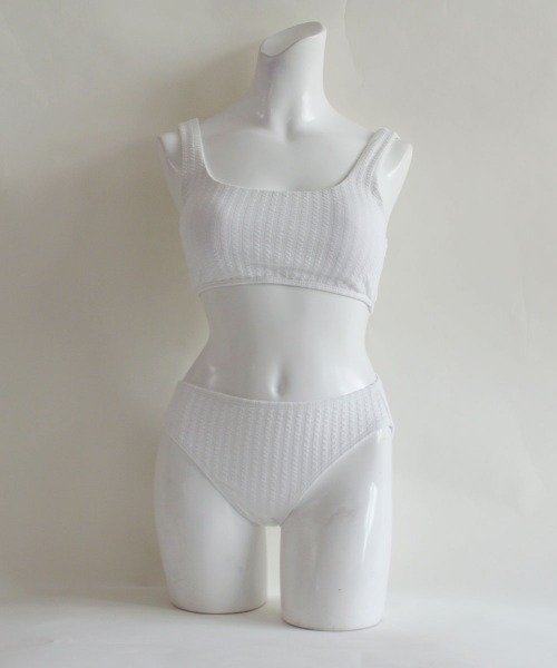 LAVIA（ラヴィア）の「ワンカラーセパレーツビキニ（水着・レディース・ホワイト/ネイビー・L/M）」の8枚目の写真