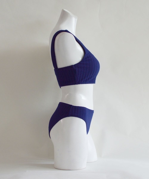 LAVIA（ラヴィア）の「ワンカラーセパレーツビキニ（水着・レディース・ホワイト/ネイビー・L/M）」の12枚目の写真