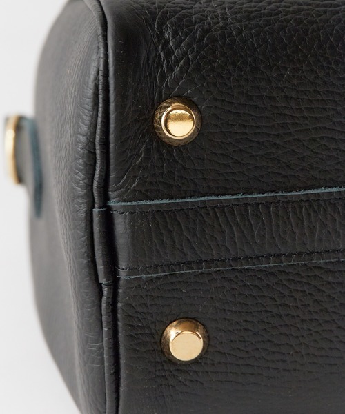 YOUNG&OLSEN The DRYGOODS STORE（ヤングアンドオルセン）の「YOUNG & OLSEN/ヤングアンドオルセン EMBOSSED LEATHER D BOSTON S ボストンバッグ 2026新作　再入荷（ボストンバッグ・レディース・ベージュ/ブラック/ブラウン/ホワイト・FREE）」の16枚目の写真