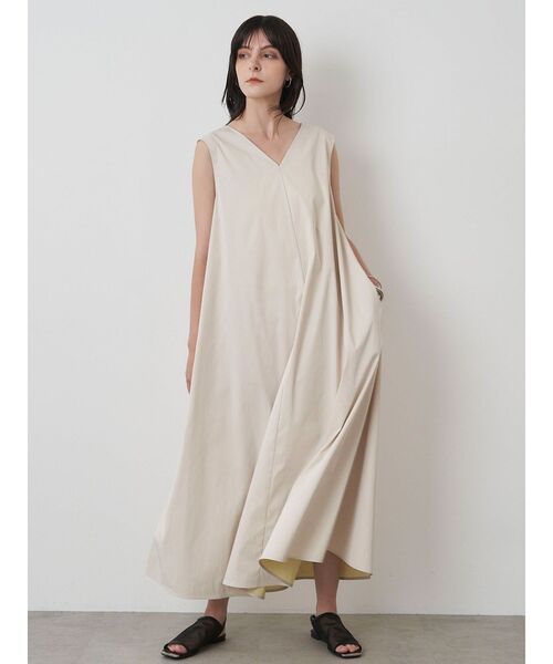 ELENDEEK（エレンディーク）の「テントシルエットワンピース（ワンピース・レディース・イエロー/ネイビー/アイボリー・01/02）」の5枚目の写真