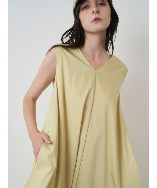 ELENDEEK（エレンディーク）の「テントシルエットワンピース（ワンピース・レディース・イエロー/ネイビー/アイボリー・01/02）」の20枚目の写真