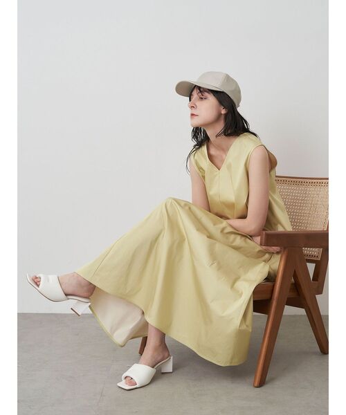 ELENDEEK（エレンディーク）の「テントシルエットワンピース（ワンピース・レディース・イエロー/ネイビー/アイボリー・01/02）」の22枚目の写真