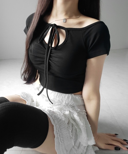 me+em select(ミームセレクト)の「※※【 3color 】カットアウトストラップリボンショートチビTシャツ / cutout strap ribbon short chibi T-shirt(Tシャツ/カットソー・レディース・ホワイト/チャコール/ブラック・FREE)」の7枚目の写真