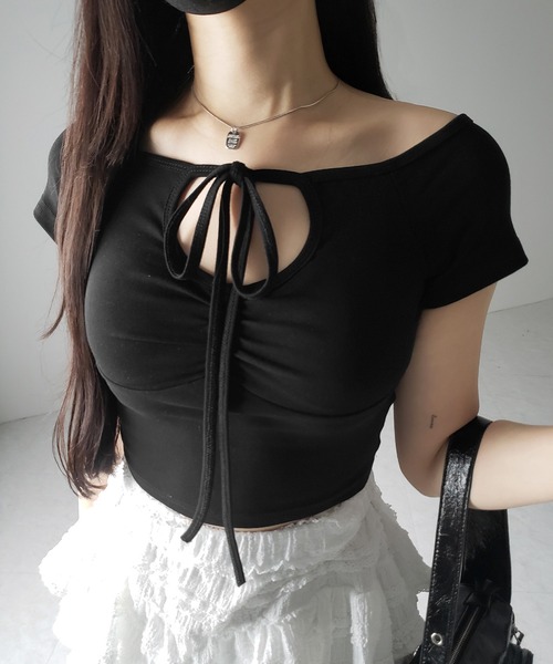 me+em select(ミームセレクト)の「※※【 3color 】カットアウトストラップリボンショートチビTシャツ / cutout strap ribbon short chibi T-shirt(Tシャツ/カットソー・レディース・ホワイト/チャコール/ブラック・FREE)」の11枚目の写真