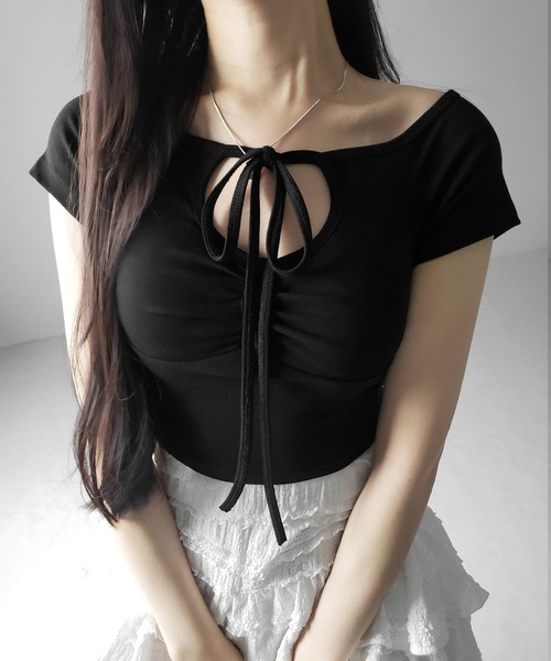me+em select(ミームセレクト)の「※※【 3color 】カットアウトストラップリボンショートチビTシャツ / cutout strap ribbon short chibi T-shirt(Tシャツ/カットソー・レディース・ホワイト/チャコール/ブラック・FREE)」の10枚目の写真