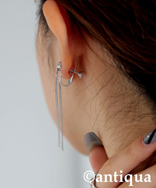 antiqua（アンティカ）の「リボンモチーフイヤリング（イヤリング・レディース・ブラック/ゴールド/シルバー・フリー）」の10枚目の写真