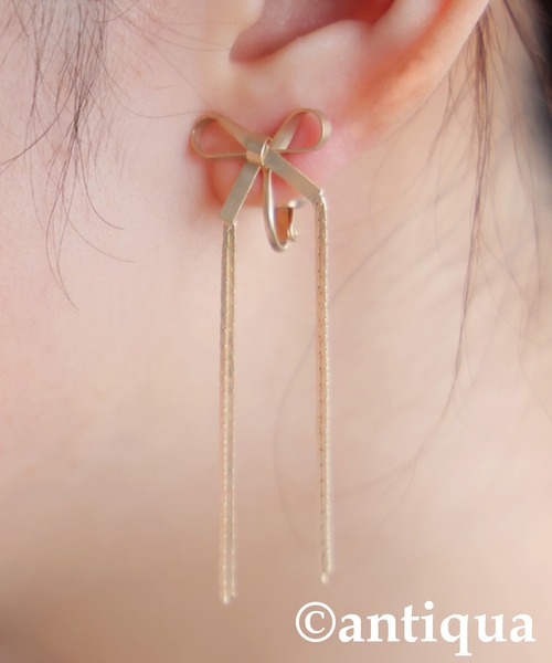 antiqua（アンティカ）の「リボンモチーフイヤリング（イヤリング・レディース・ブラック/ゴールド/シルバー・フリー）」の13枚目の写真