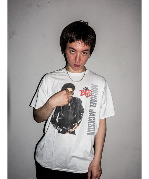 THRIFTY LOOK(スリフティールック)の「THRIFTY LOOK スリフティルック / THRIFTY"MJ BAD"TEE マイケルジャクソン(Tシャツ/カットソー・メンズ・ホワイト/ブラック/ブラック系1・MEDIUM/X-LARGE/LARGE)」の2枚目の写真