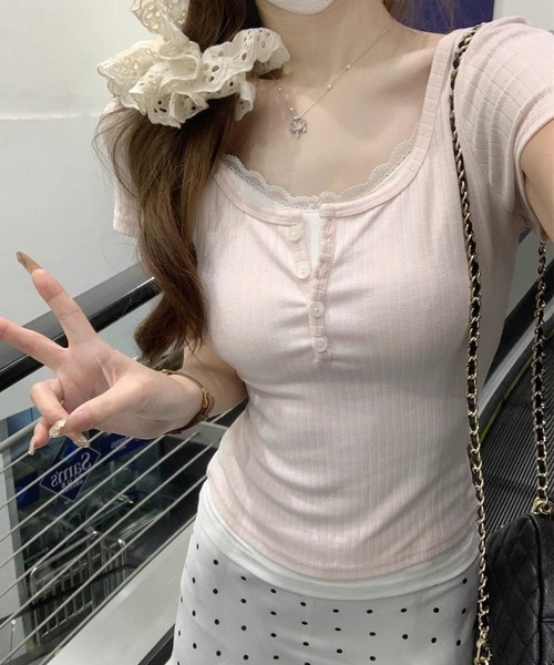 Nia(ニア)の「Nia(ニア)/ヘンリーネック レイヤード風レーストップス(Tシャツ/カットソー・レディース・ピンク/イエロー・SMALL/MEDIUM)」の8枚目の写真