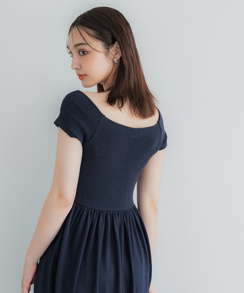 coca(coca)(コカ)の「オフショルダーワンピース(ワンピース・レディース・ネイビー/ブラック・L/M/S)」の17枚目の写真