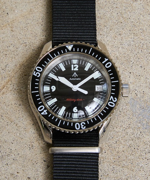 COMMON WARE(コモンウェアー)の「NAVAL MILITARY WATCH MIL.-05 SV/BK Automatic ROYAL Military Diver TYPE(アナログ腕時計・レディース・ブラック×シルバー・FREE)」の1枚目の写真