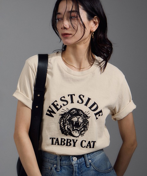 MIXTA（ミクスタ）の「【MIXTA(ミクスタ)】TABBY CAT CREWNECK T-SHIRTS/クルーネックTシャツ（Tシャツ/カットソー・レディース・ブラック系その他/ホワイト系その他5・S）」の2枚目の写真