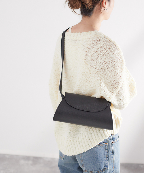 AULENTTI(オウレンティ)の「《追加3》【AULENTTI/オウレンティ】DOLLARO ME:ショルダーバッグ(ショルダーバッグ・レディース・ブラック・FREE)」の5枚目の写真