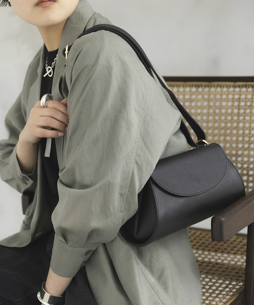 AULENTTI(オウレンティ)の「《追加3》【AULENTTI/オウレンティ】DOLLARO ME:ショルダーバッグ(ショルダーバッグ・レディース・ブラック・FREE)」の7枚目の写真