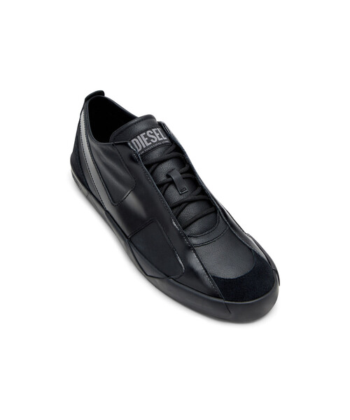 DIESEL(ディーゼル)の「メンズ スニーカー SLANTE-D S-SLANTE-D LOW(スニーカー・メンズ・ブラック×レッド/ホワイト×レッド/グレー系その他/ブラック×ブラック・42/43/44/41/40)」の6枚目の写真