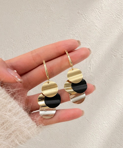 NOLITA LABORATORY(ノリータラボラトリー)の「【 NOLITA / ノリータ 】 3カラーMIX メタリック フープピアス(ピアス(両耳用)・レディース・ゴールド・FREE)」の3枚目の写真