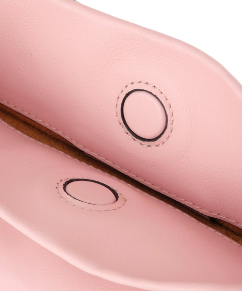 ROPE'(ロペ)の「【teau・牛革・マルチWAY】panier vine shoulder bag/持ち手長さ調整可能(ハンドバッグ・レディース・キャメル/ピンク/グレー/イエロー/ブラック・FREE)」の14枚目の写真