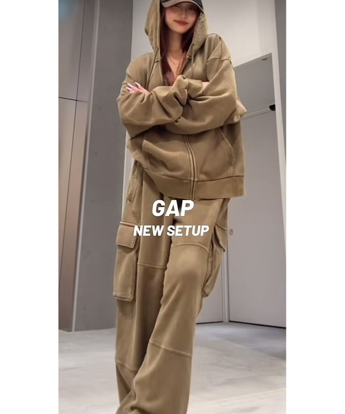 GAP(ギャップ)の「ヴィンテージソフト オーバーサイズ クロップド ジップアップパーカー(パーカー・メンズ・ブラウン/ブラック/オリーブ・XS/M/L/S/XL)」の6枚目の写真