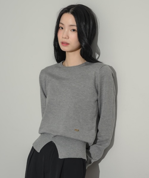 NEUNA（ヌナ）の「センタースリットニットプルオーバー（ニット/セーター・レディース・グレー/ブラック/アイボリー/レッド・FREE）」の3枚目の写真