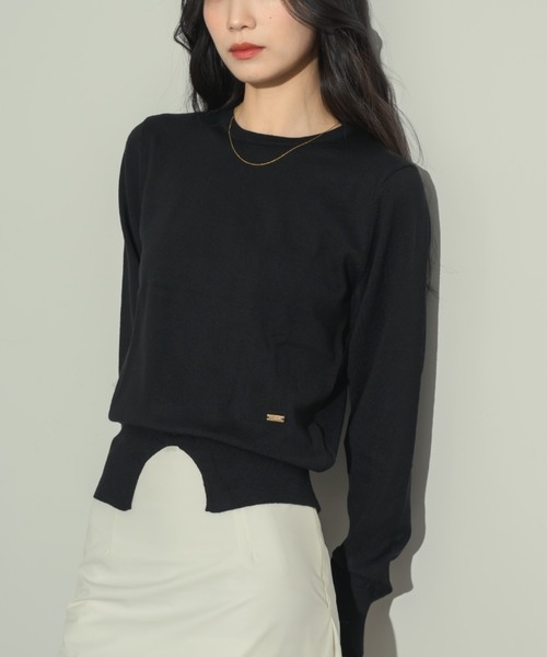 NEUNA（ヌナ）の「センタースリットニットプルオーバー（ニット/セーター・レディース・グレー/ブラック/アイボリー/レッド・FREE）」の2枚目の写真