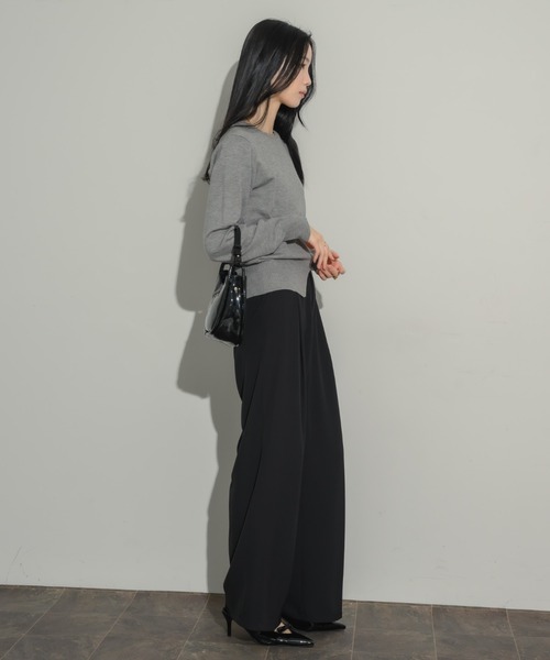 NEUNA（ヌナ）の「センタースリットニットプルオーバー（ニット/セーター・レディース・グレー/ブラック/アイボリー/レッド・FREE）」の15枚目の写真