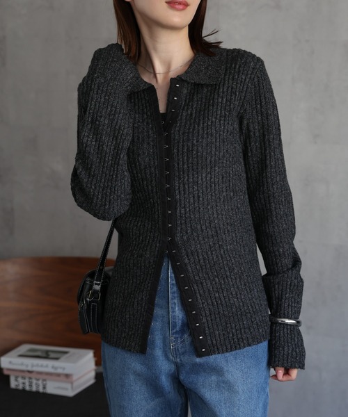 sakishimatokyo（サキシマトーキョー）の「ホック付きポロ襟 ミックスニット（ニット/セーター・レディース・ブラウン/チャコールグレー/アイボリー/グリーン・FREE）」の3枚目の写真