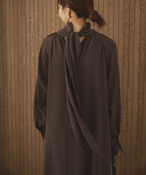 VERMEIL par iena（ヴェルメイユパーイエナ）の「NEW 2WAY ボウタイワンピース（ワンピース・レディース・ブラウン/ネイビー・FREE）」の5枚目の写真