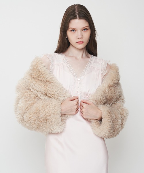 DEICY（デイシー）の「Variation エコファーショートコート（その他アウター・レディース・ピンク/アイボリー/ベージュ・FREE）」の2枚目の写真