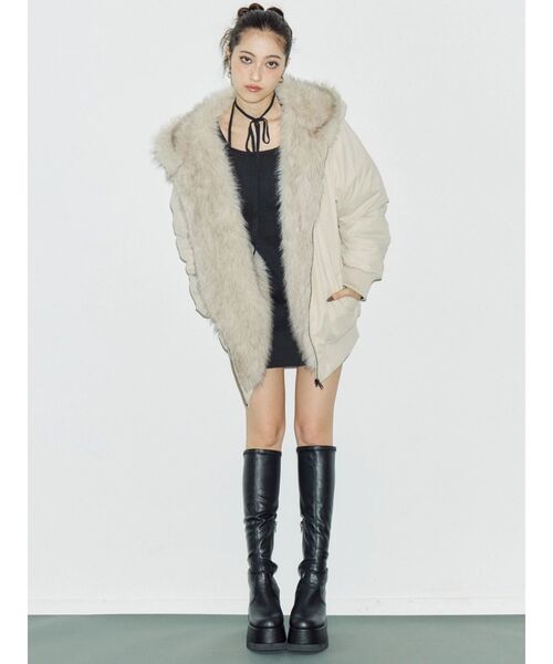 EVRIS（エヴリス）の「リバーシブルオーバーサイズフードブルゾン（ブルゾン・レディース・ブラック/ホワイト・FREE）」の5枚目の写真