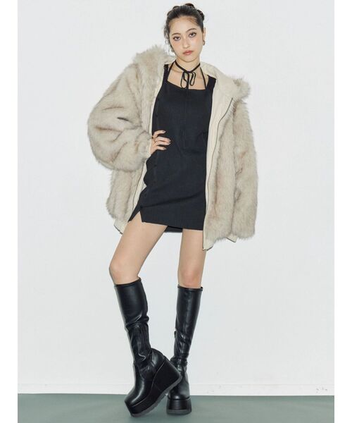 EVRIS（エヴリス）の「リバーシブルオーバーサイズフードブルゾン（ブルゾン・レディース・ブラック/ホワイト・FREE）」の8枚目の写真