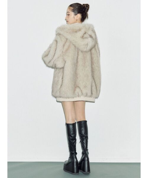 EVRIS（エヴリス）の「リバーシブルオーバーサイズフードブルゾン（ブルゾン・レディース・ブラック/ホワイト・FREE）」の9枚目の写真